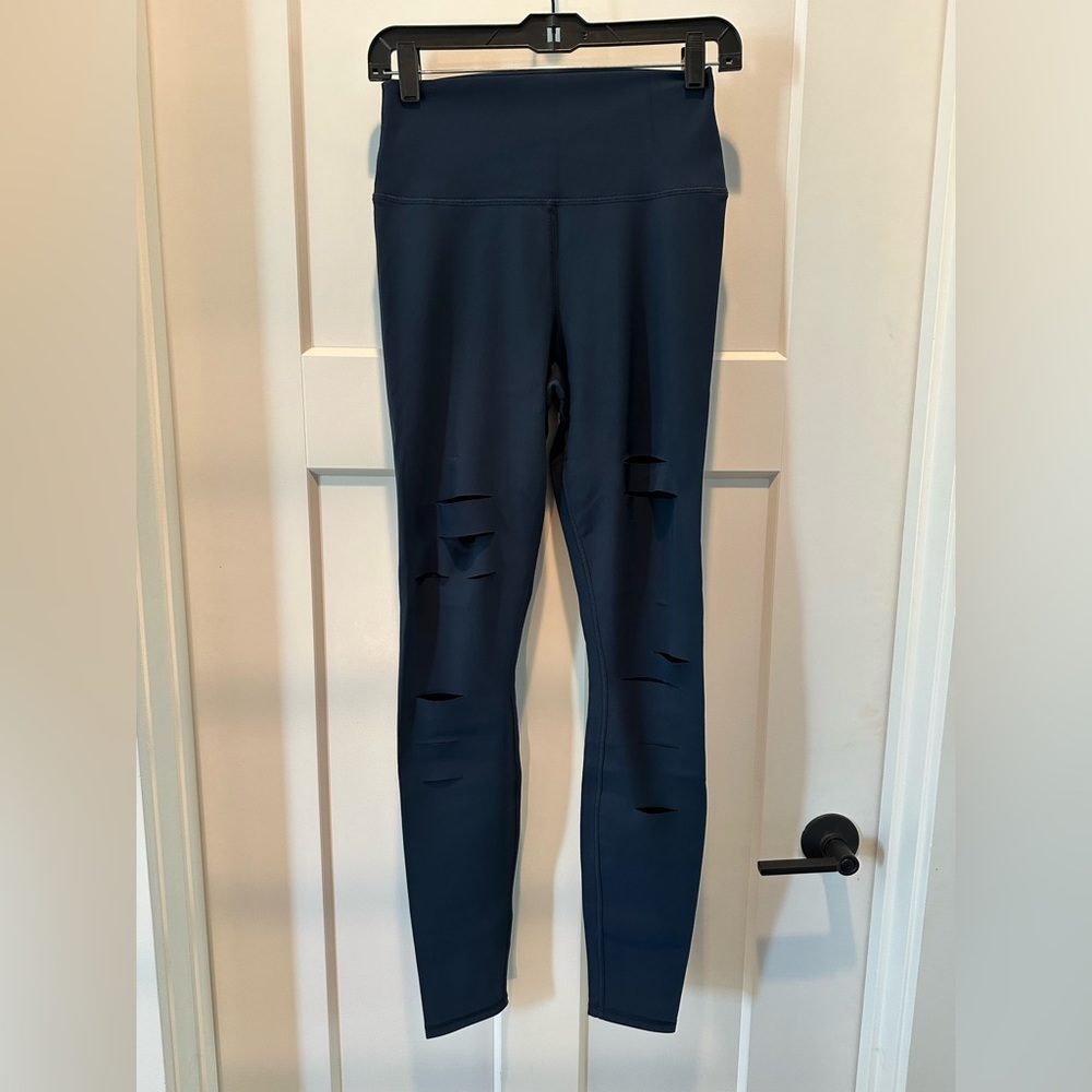 Alo yoga ripped warrior leggings